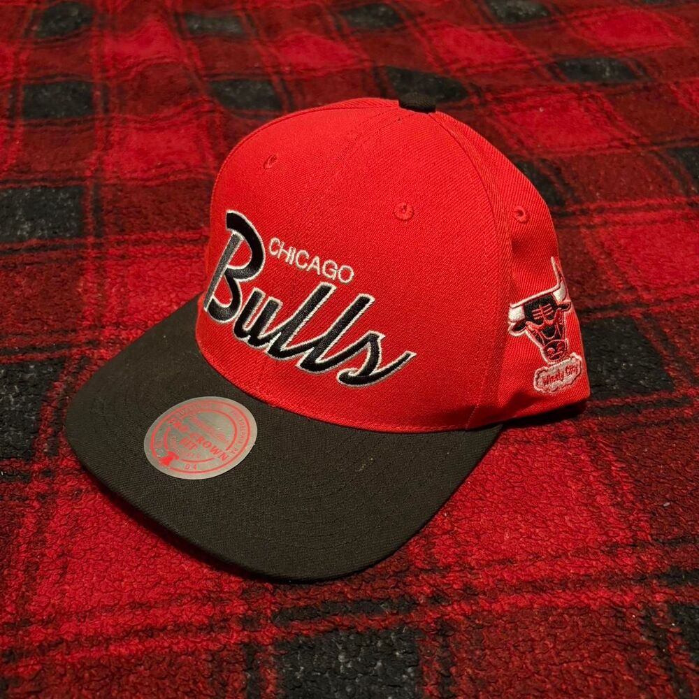 Red, black Chicago Bulls Windy city bull Mitchell & Ness snapback